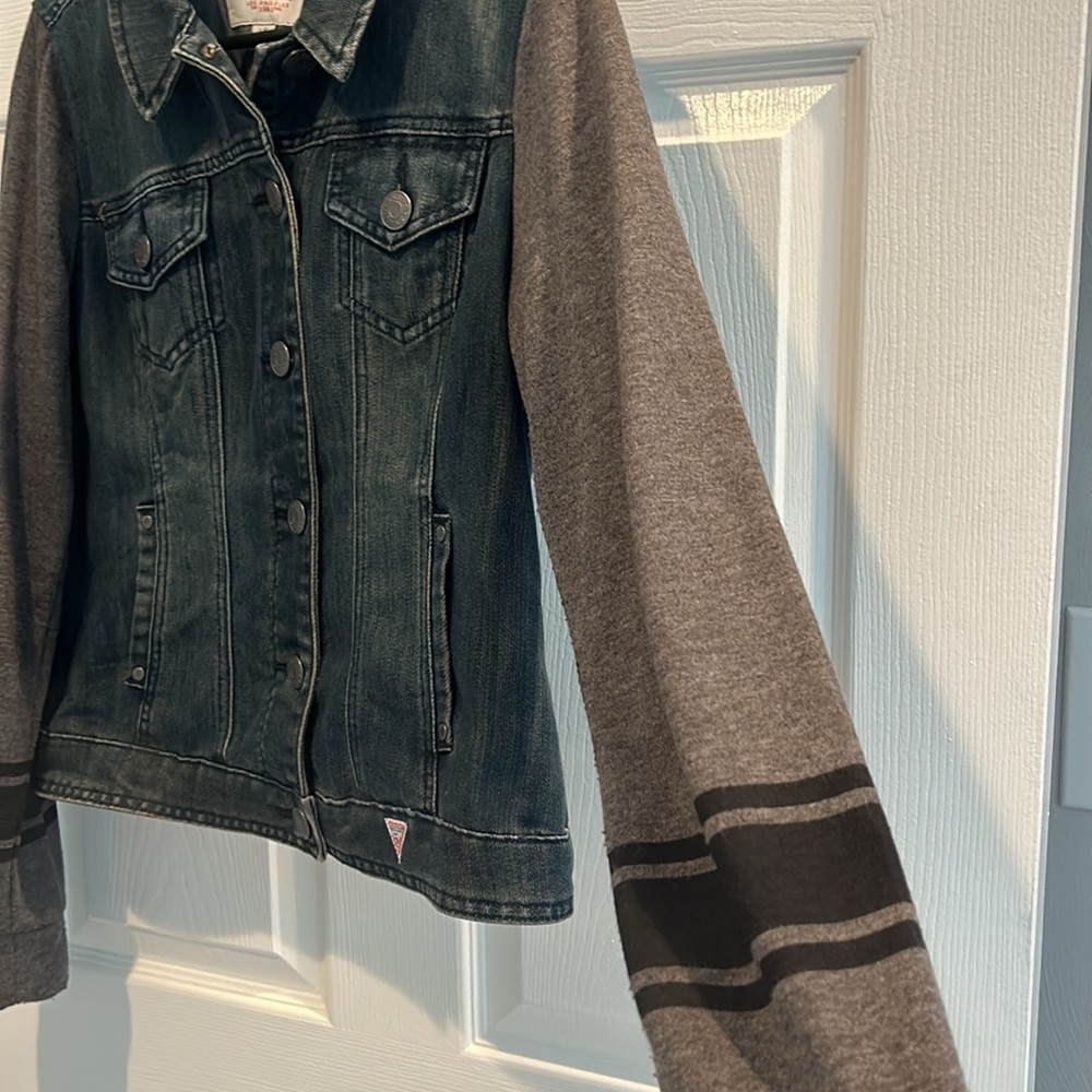 Woman’s GUESS Jean Jacket Size L - Denim Grey Striped Knit Sleeves - Picture 2 of 7